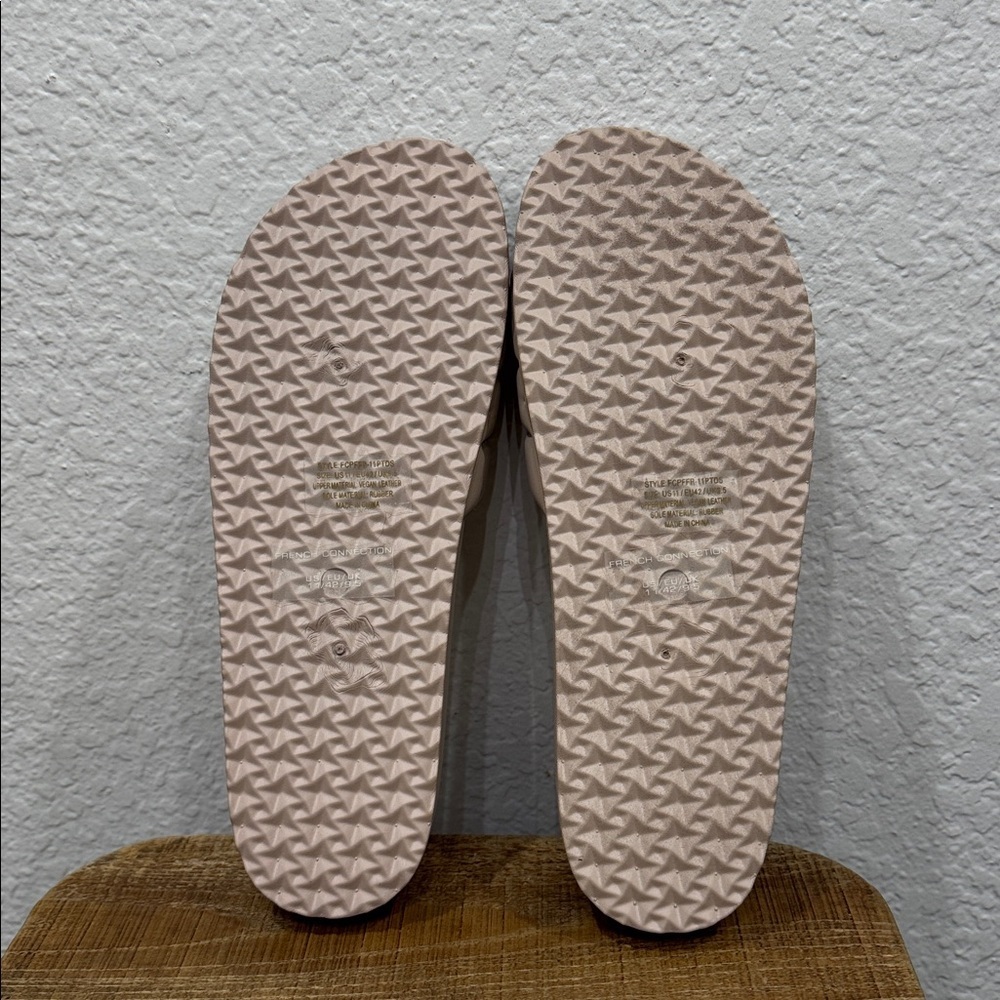 French Connection Putty Puffer Slide Sandals Size 11 - Picture 6 of 7